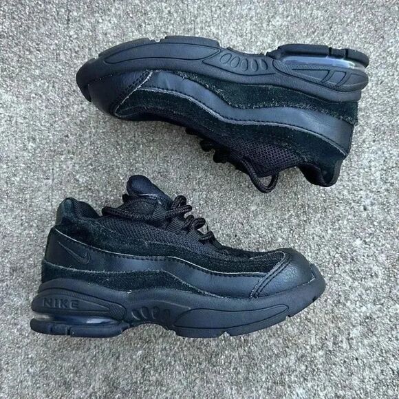 Nike Air Max 95 Low Triple Black Kids Size 9C - Picture 1 of 12